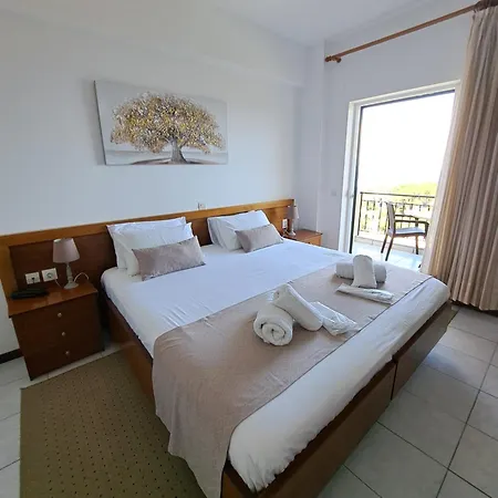 75 Steps Hotel apartamentowy Mesongí
